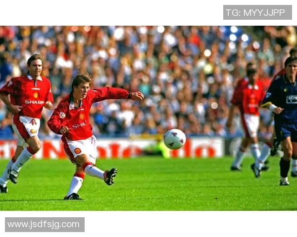 足球明星进球后的庆祝方式与球迷互动的精彩瞬间揭秘