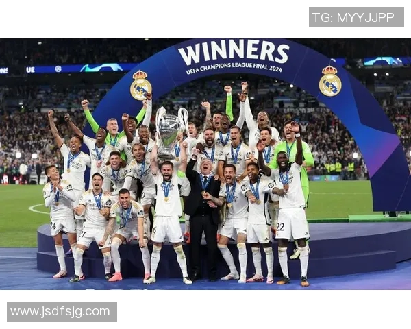 39岁前足球明星的辉煌历程与退役后的新生活探索