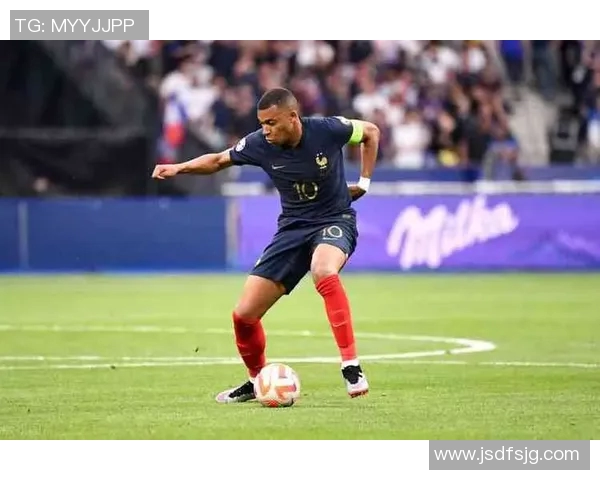 身高182cm的足球明星们如何在绿茵场上展现非凡魅力与实力